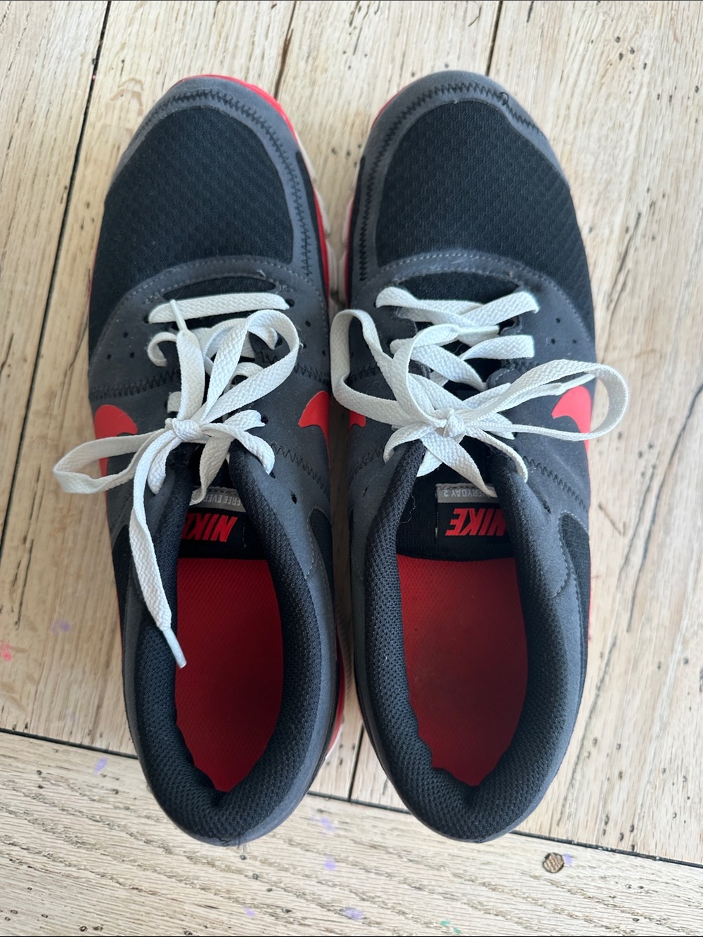 Nike Men’s Gray and Black Athletic Sneakers with Red Accents